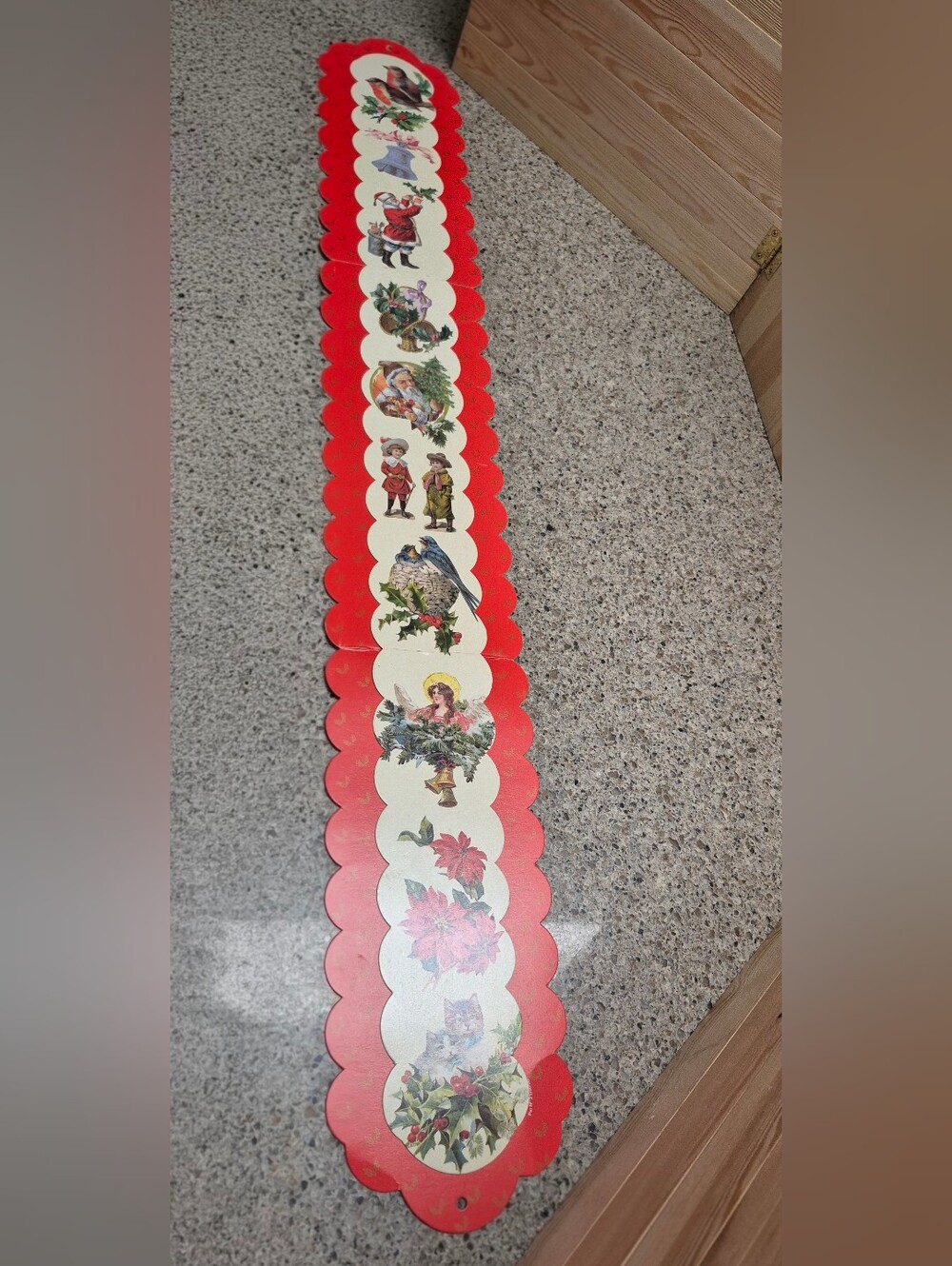 VTG Victorian Style Christmas Paper Banner Wall Hanging Decor Die Cut Scalloped